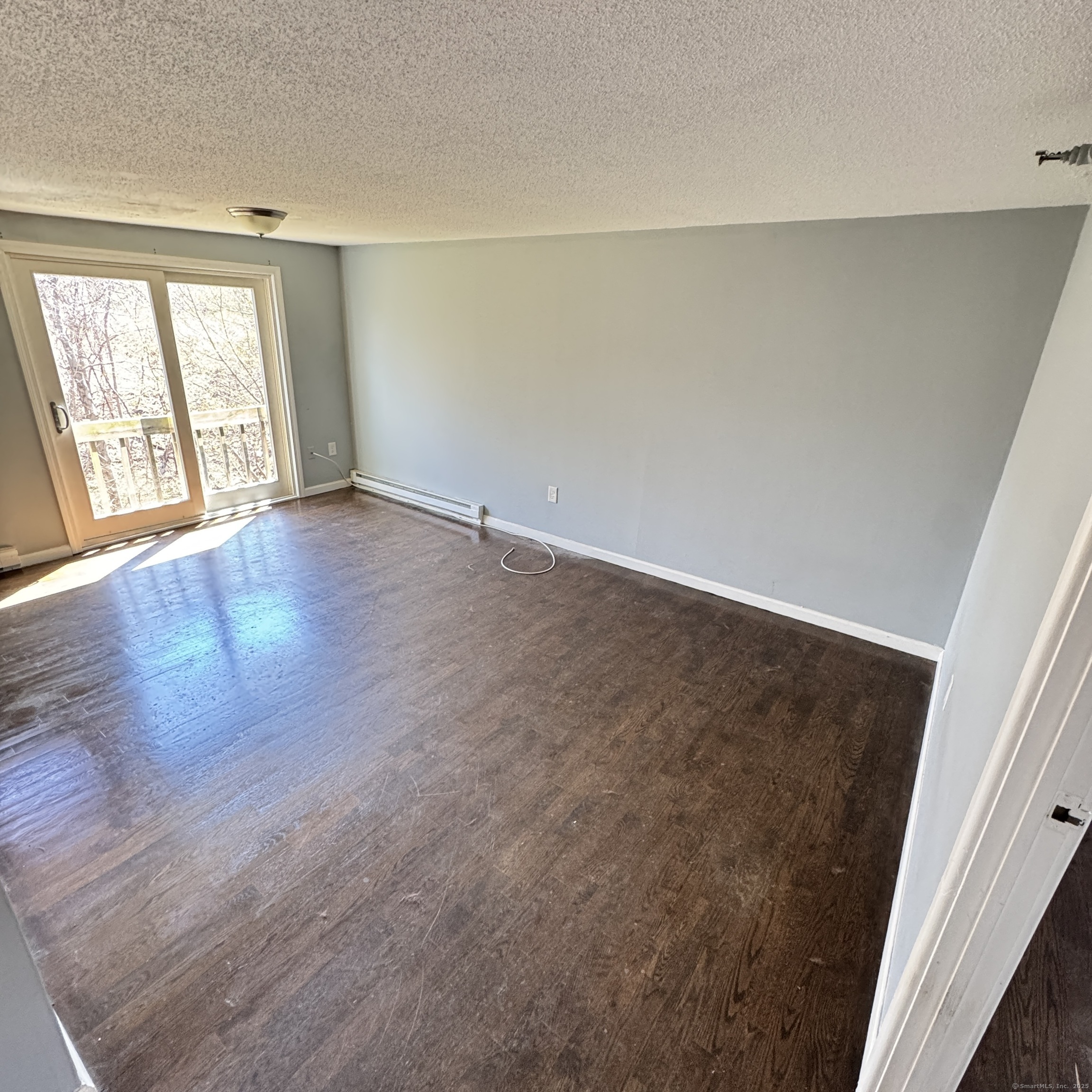 Old Foxon Road 40, East Haven, Connecticut - 1 Bedrooms  
1 Bathrooms  
4 Rooms - 