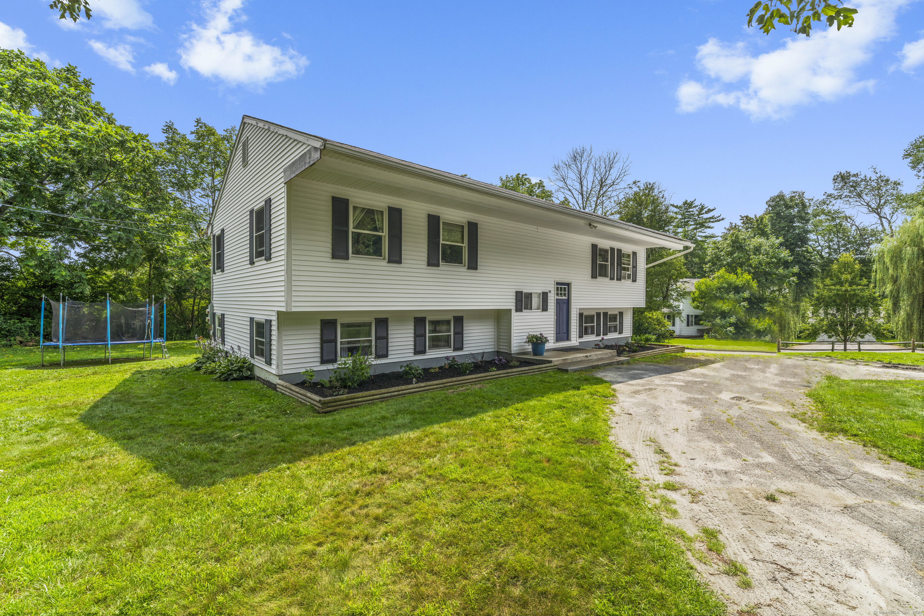 Property for Sale at 69 Westwood Lane, Litchfield, Connecticut - Bedrooms: 4 
Bathrooms: 2 
Rooms: 10  - $399,900
