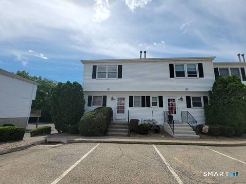 Condo For Sale - 28 Commodore Commons #28<br/> Derby, CT 06418
