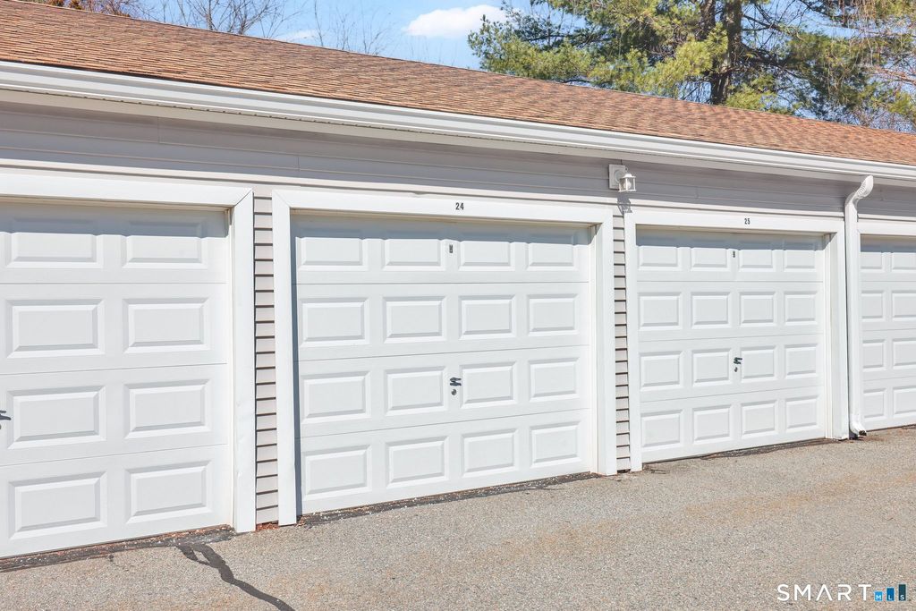 Photo of 24 Dutton Place Way #24, Glastonbury, CT 06033 (MLS # 24158840)