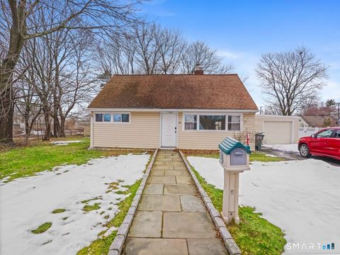 Homes For Sale - 69 Seaver Circle<br/> Bridgeport, CT 06606