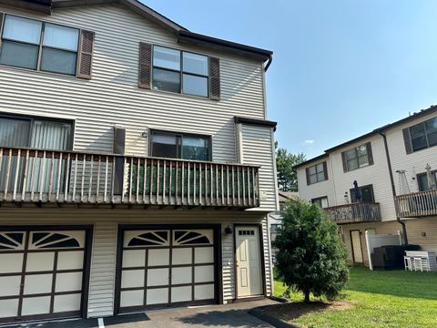 Tiny photo for 15 Crest Street #B13, West Haven, CT 06516 (MLS # 24167309)