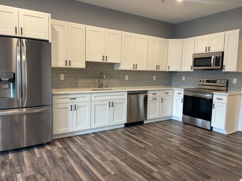 Photo of 303 Norwich New London Turnpike #N, Montville, CT 06382 (MLS # 24142470)