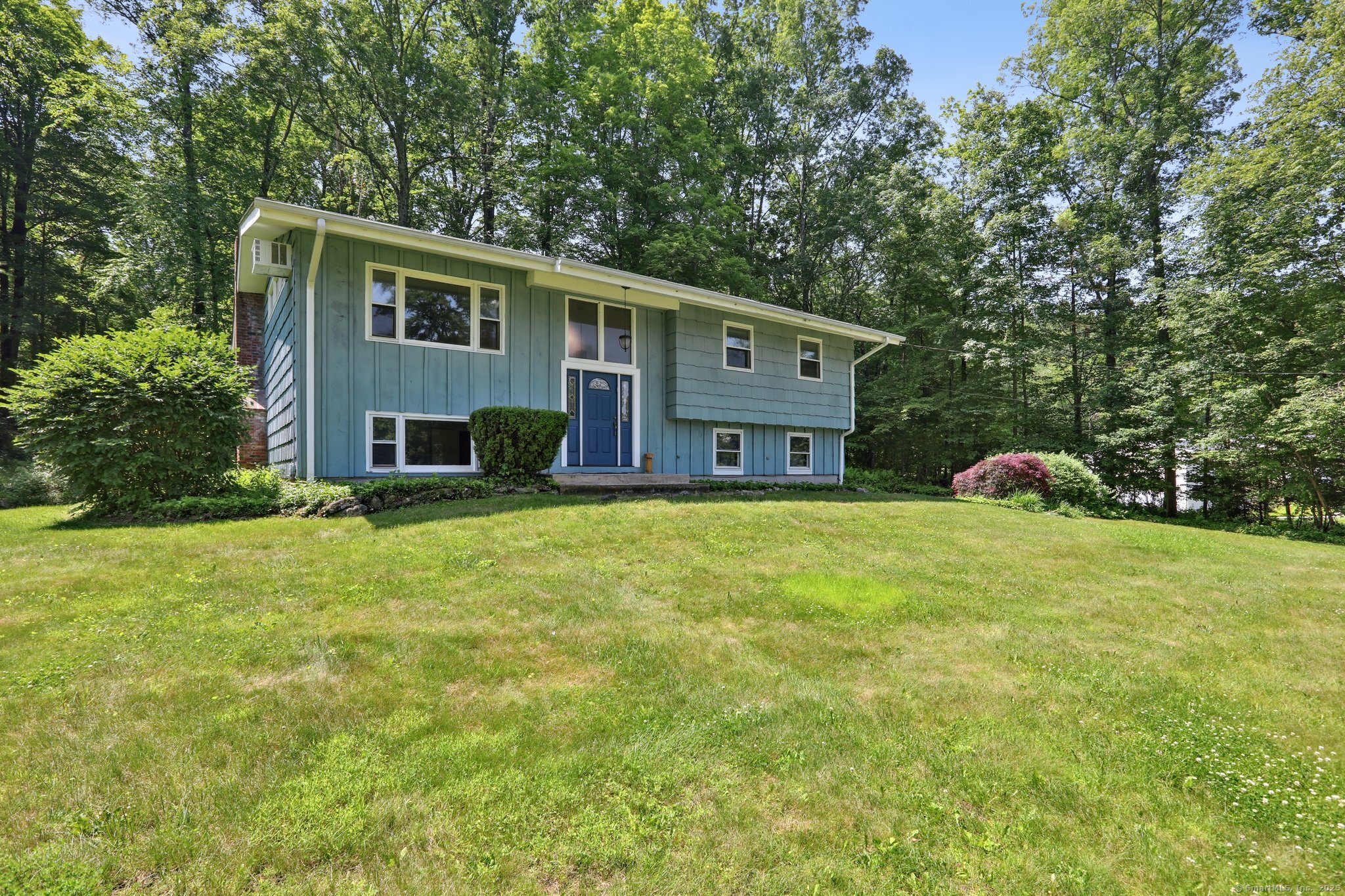 Property for Sale at Musket Ridge Road, New Fairfield, Connecticut - Bedrooms: 3 
Bathrooms: 3 
Rooms: 8  - $579,500