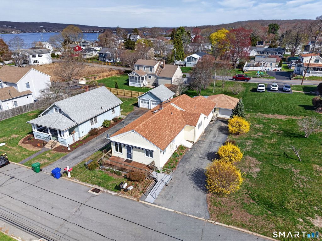 Photo of 14 Second Avenue, Waterford, CT 06385 (MLS # 24167447)