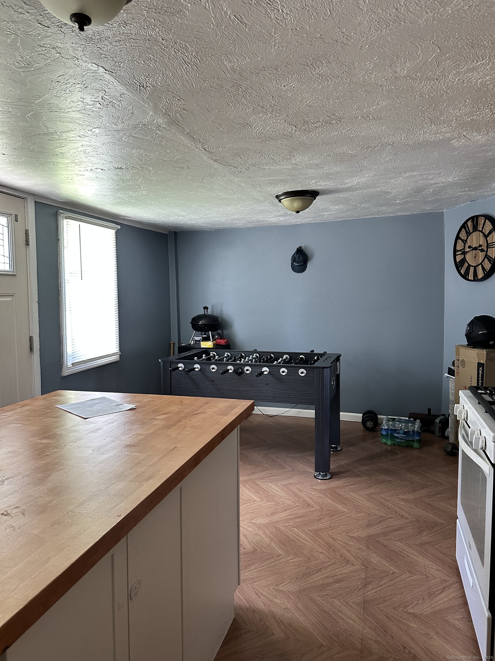 395 Hartford Pike
