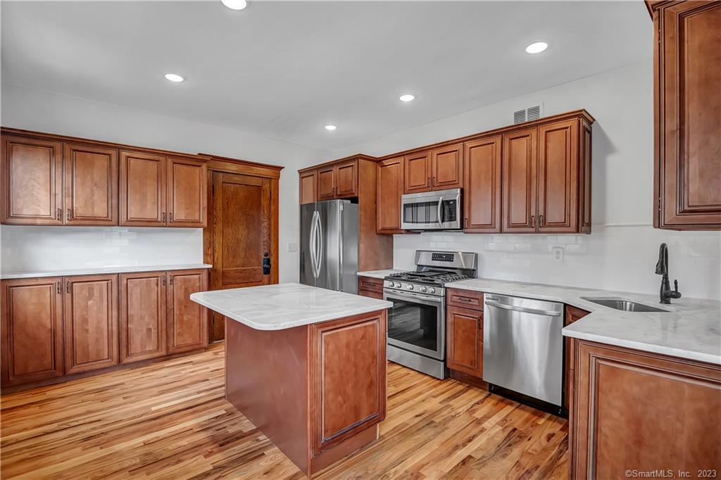 Rental Property at Hubinger Street 2, New Haven, Connecticut - Bedrooms: 2 
Bathrooms: 1 
Rooms: 5  - $2,350 MO.