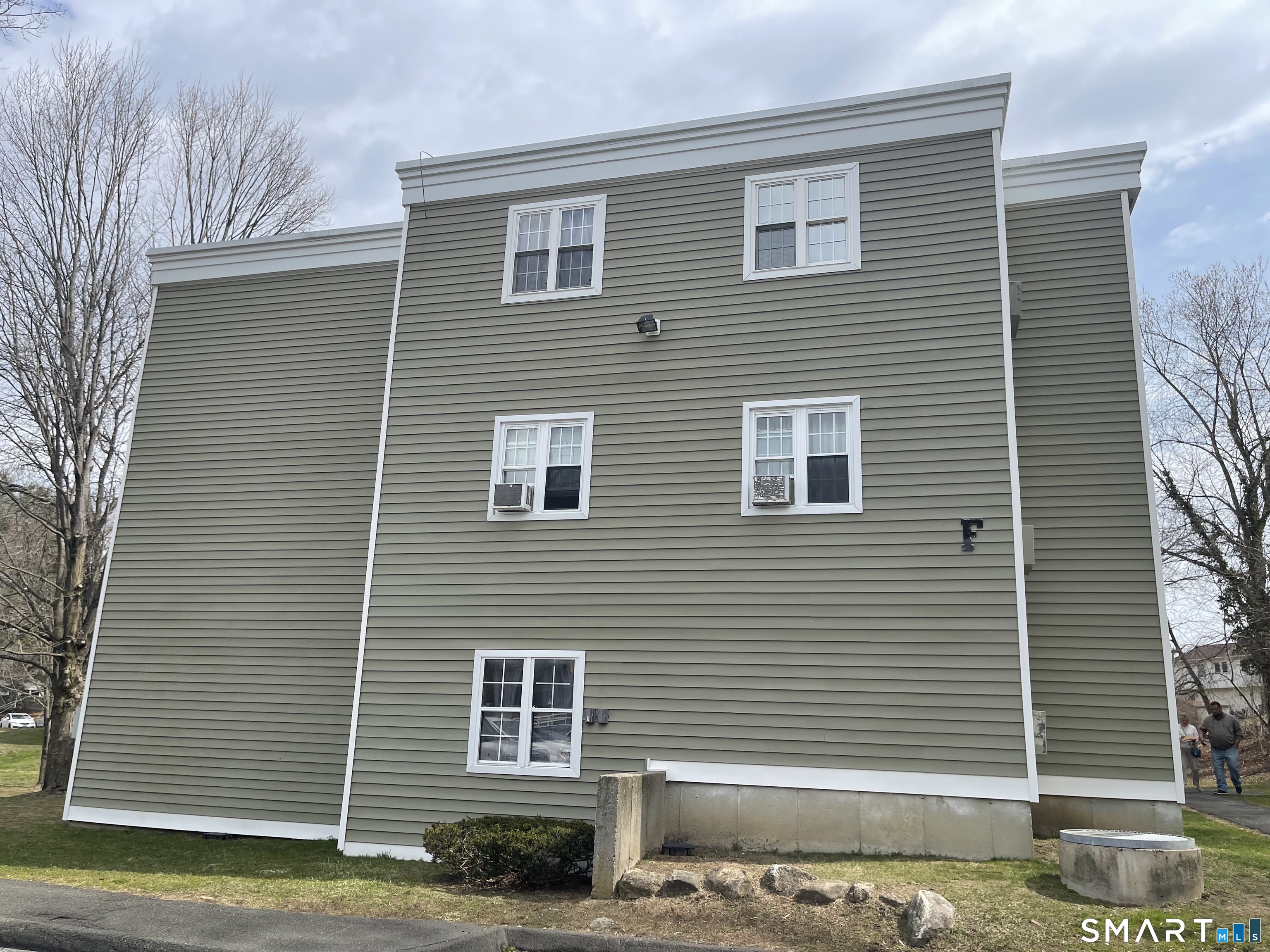5 Woodside Avenue F65
