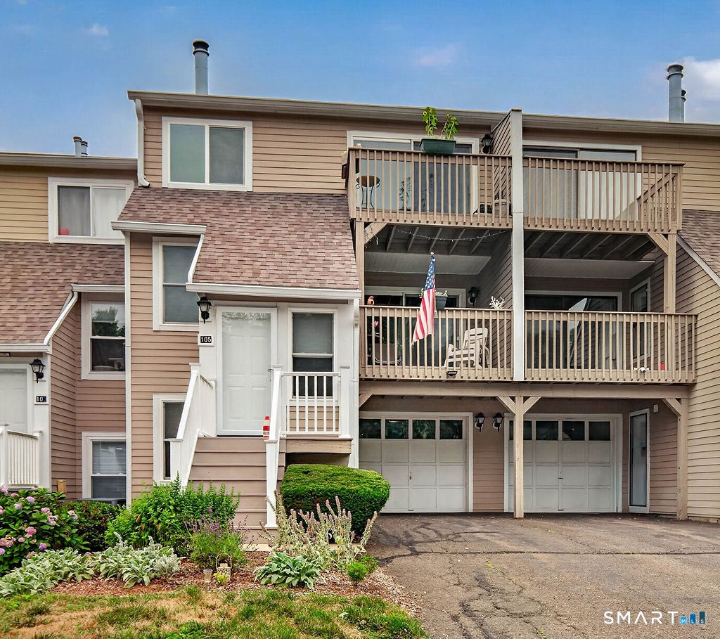 105 Peddlars Drive 105
