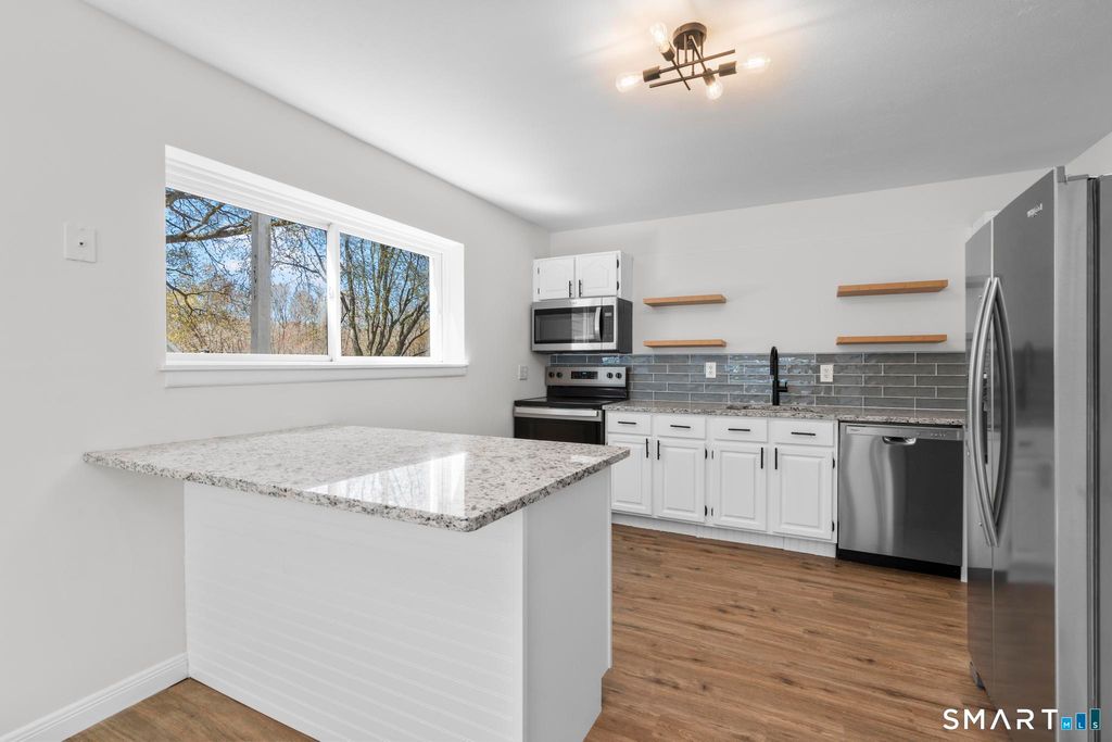 Photo of 12 Garden Court, Groton, CT 06355 (MLS # 24170553)