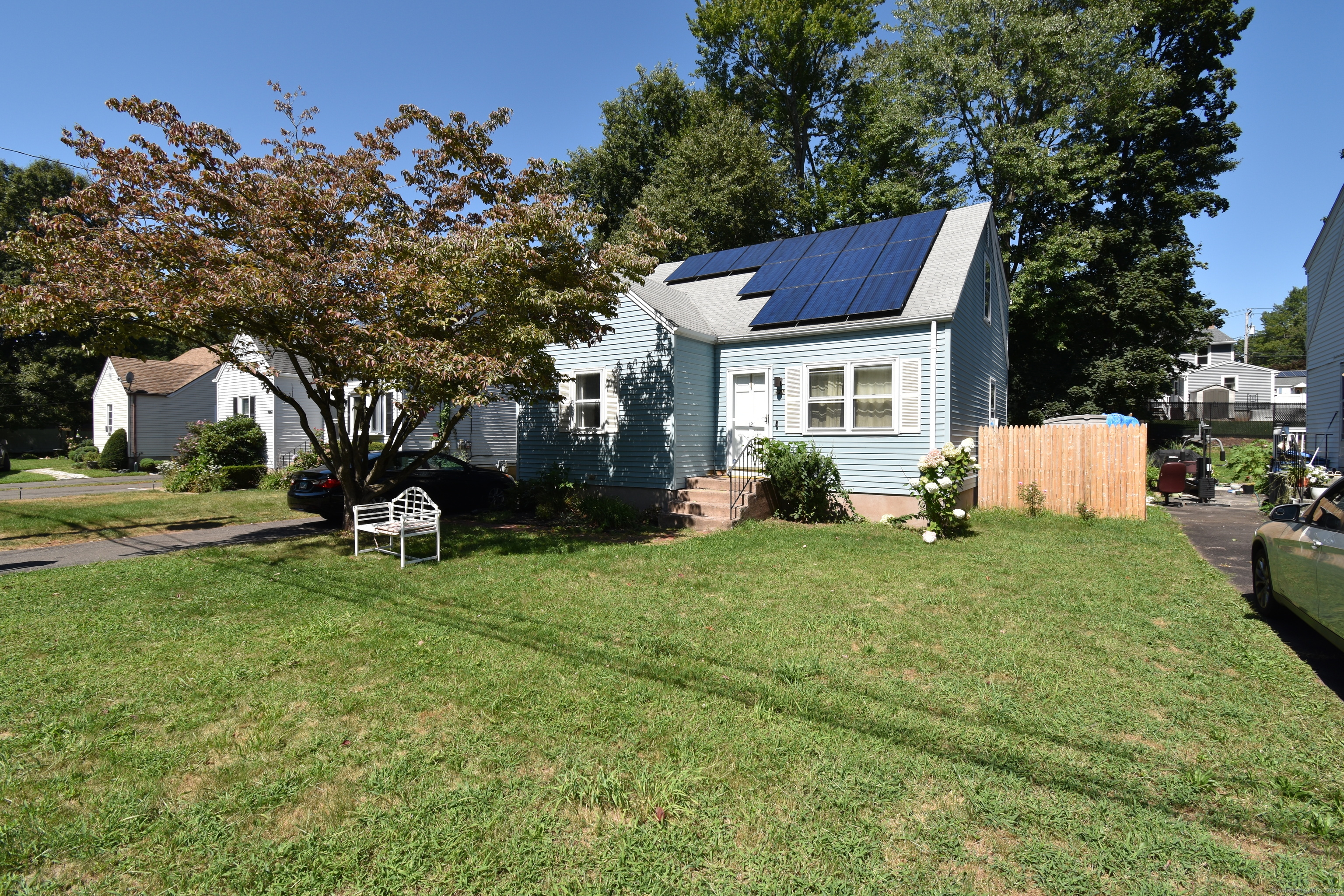 Photo 1 of 121 Westerly Street, Manchester, Connecticut, $279,900, Web #: 24043728