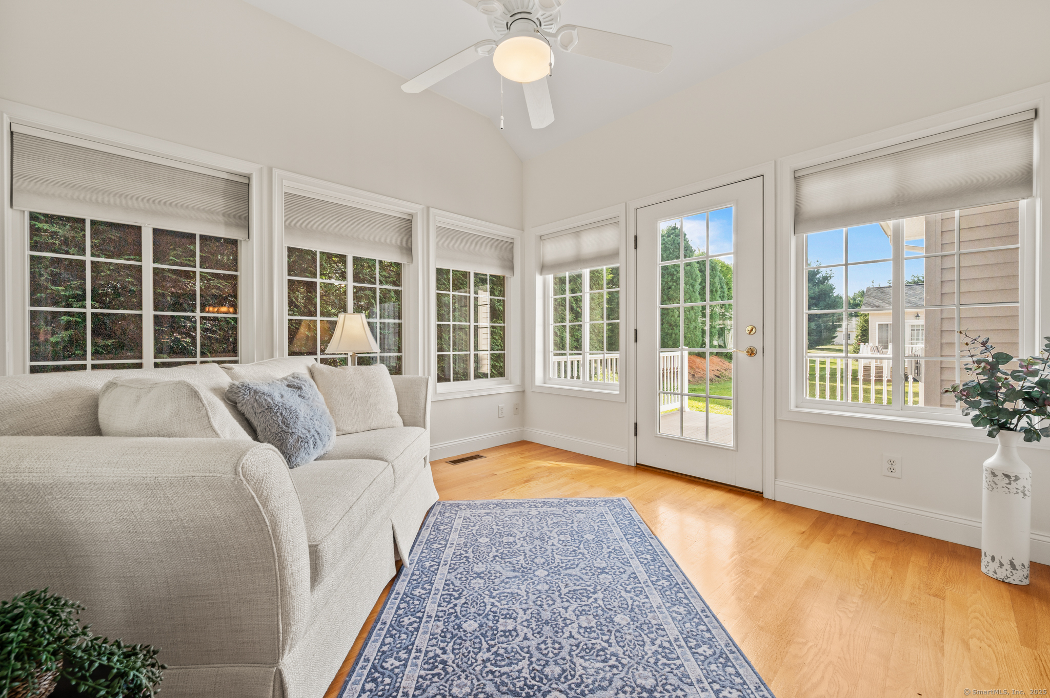 Colchester, Connecticut 06415, United States, 2 Bedrooms Bedrooms, ,2 BathroomsBathrooms,Residential,Pending,208598