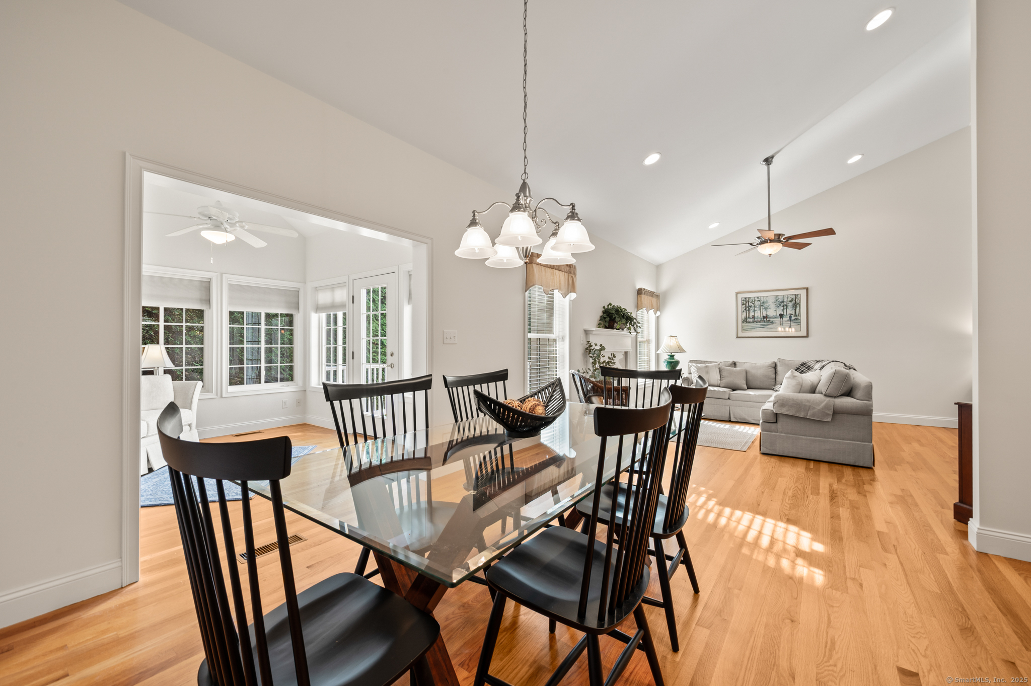 Colchester, Connecticut 06415, United States, 2 Bedrooms Bedrooms, ,2 BathroomsBathrooms,Residential,Pending,208598