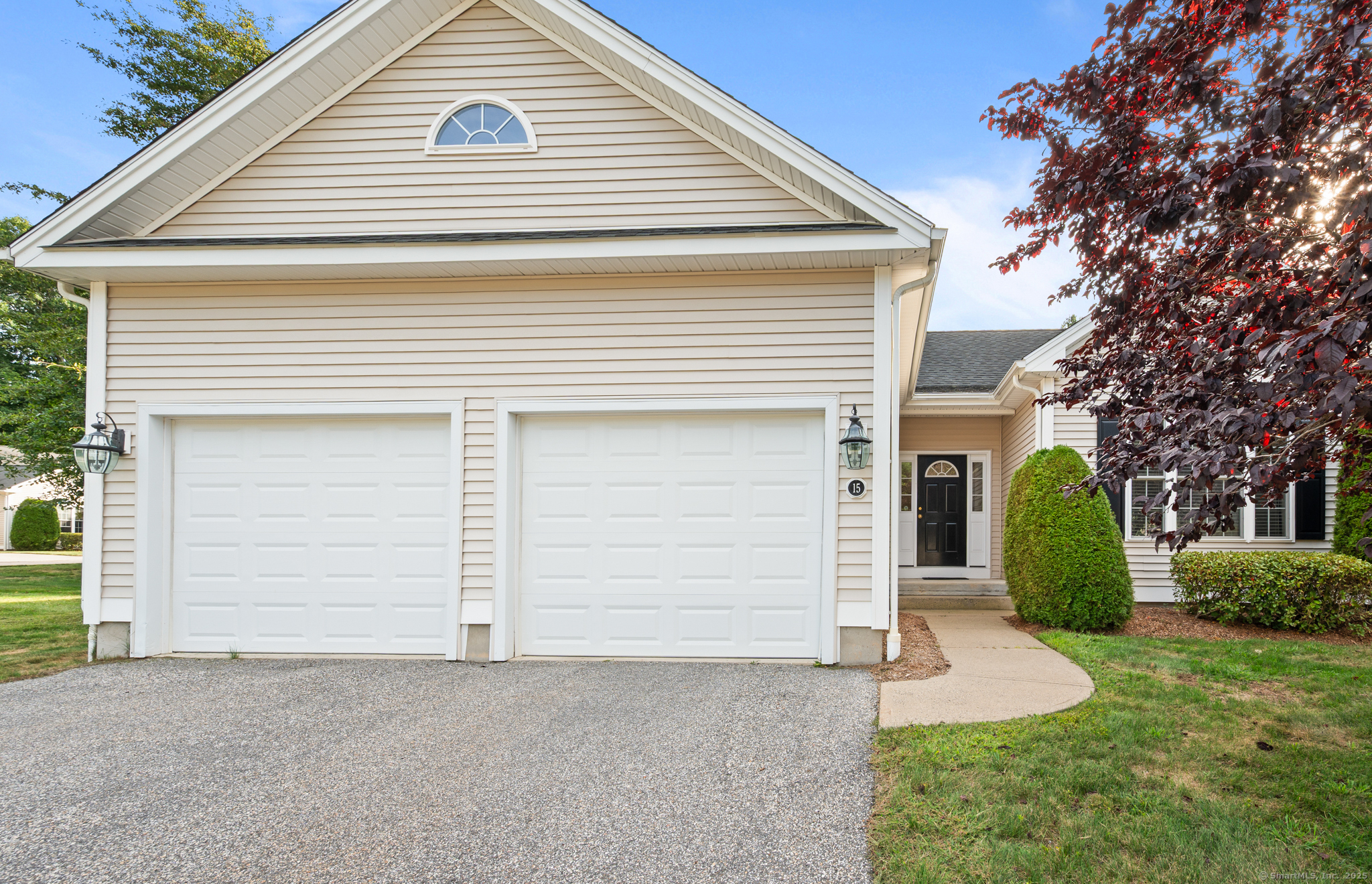 Colchester, Connecticut 06415, United States, 2 Bedrooms Bedrooms, ,2 BathroomsBathrooms,Residential,Pending,208598