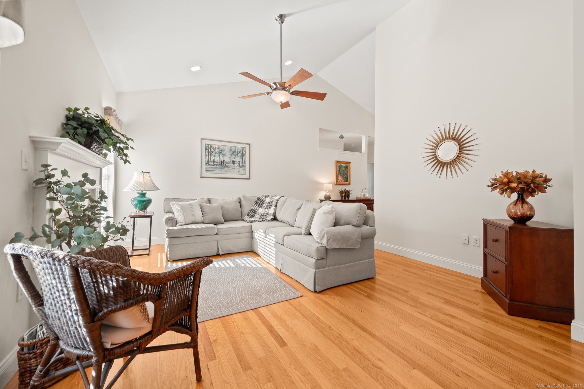 Colchester, Connecticut 06415, United States, 2 Bedrooms Bedrooms, ,2 BathroomsBathrooms,Residential,Pending,208598