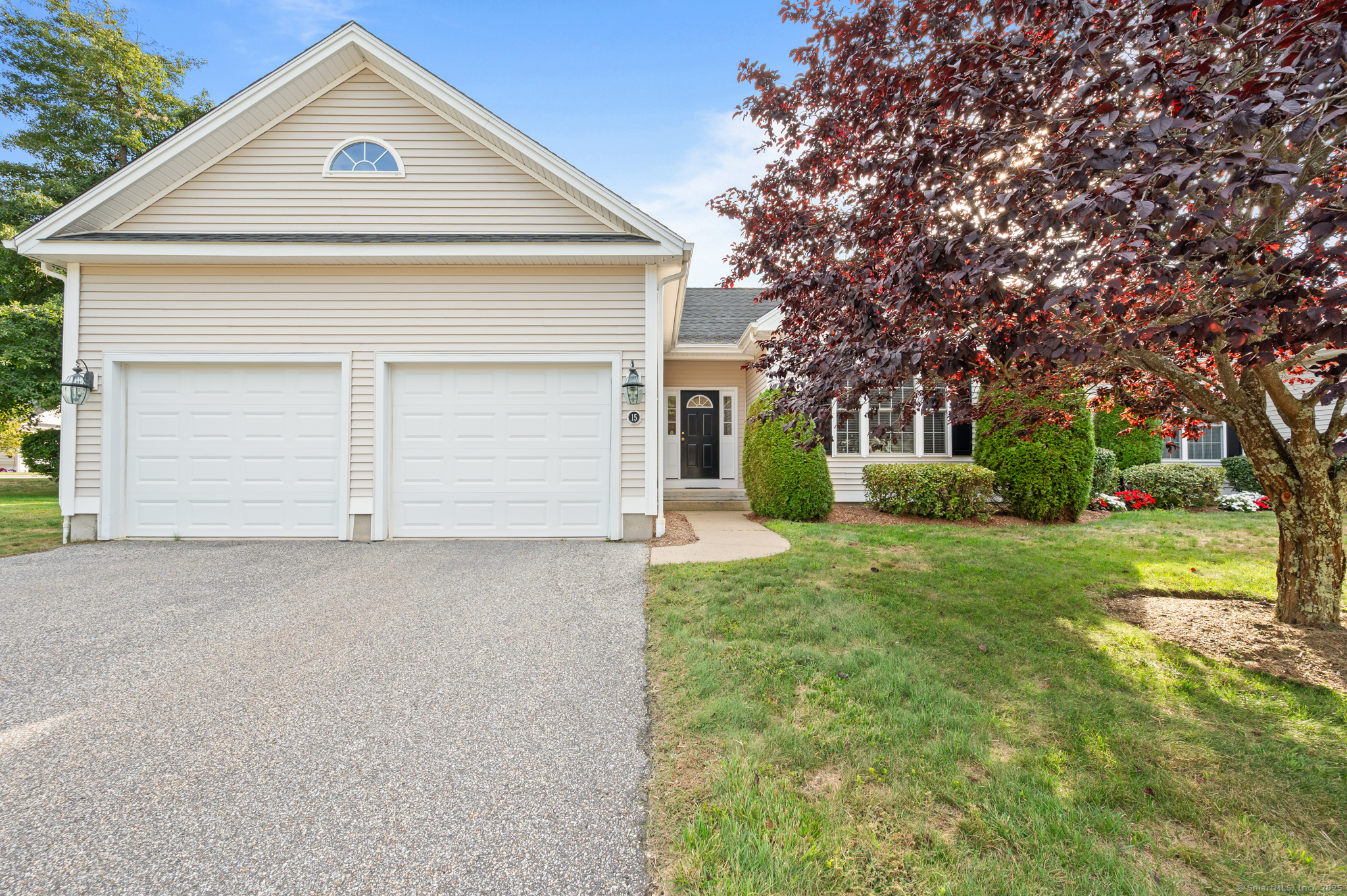 Colchester, Connecticut 06415, United States, 2 Bedrooms Bedrooms, ,2 BathroomsBathrooms,Residential,Pending,208598