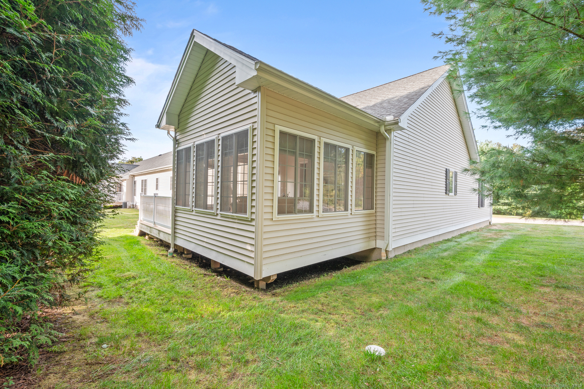 Colchester, Connecticut 06415, United States, 2 Bedrooms Bedrooms, ,2 BathroomsBathrooms,Residential,Pending,208598