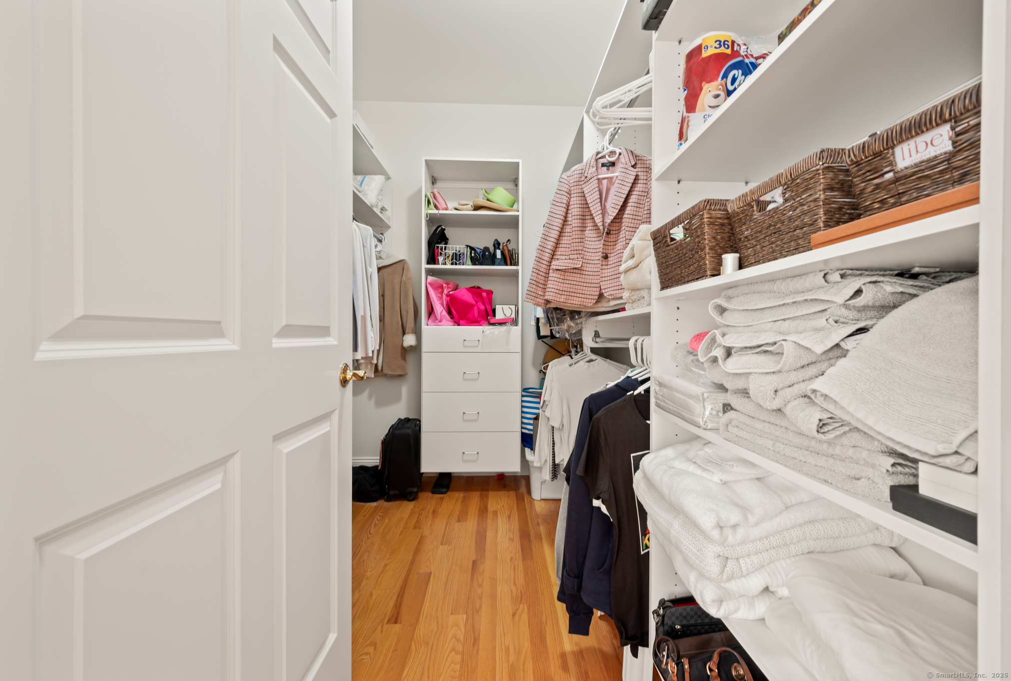 Colchester, Connecticut 06415, United States, 2 Bedrooms Bedrooms, ,2 BathroomsBathrooms,Residential,Pending,208598