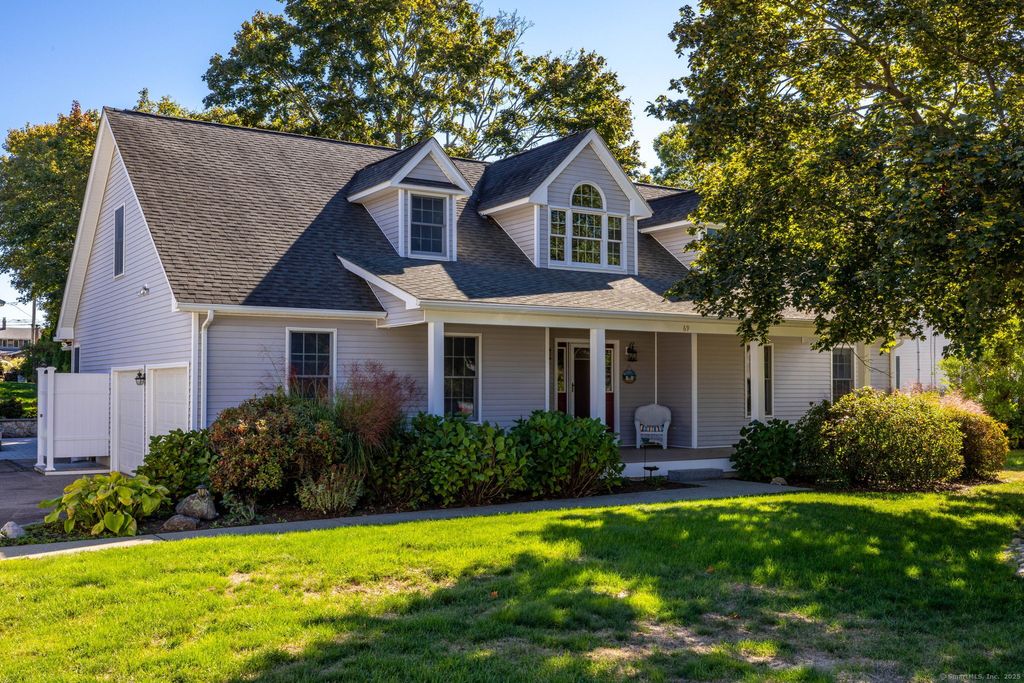 Photo of 69 Terrace Avenue, East Lyme, CT 06357 (MLS # 24132415)