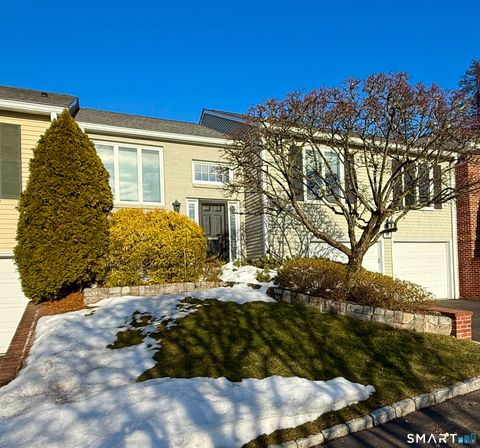 Condo For Sale - 53 Bank Street<br/> New Canaan, CT 06840