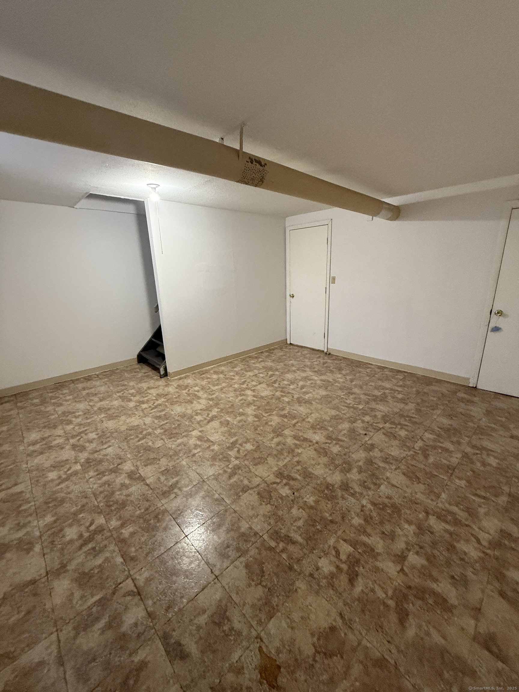 Manchester, Connecticut 06040, United States, 2 Bedrooms Bedrooms, ,2 BathroomsBathrooms,Residential,Pending,15935