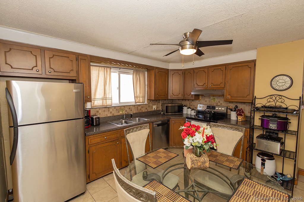 112 Clinton Street, New Britain, Connecticut image 16