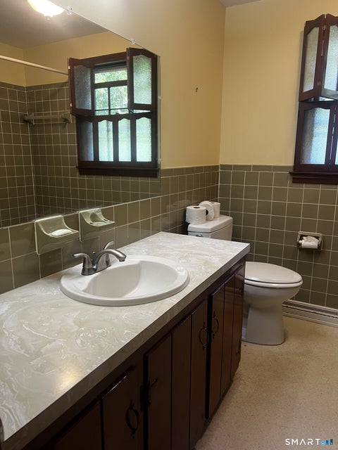 Tiny photo for 206 W Lake Avenue, Guilford, CT 06437 (MLS # 24208371)