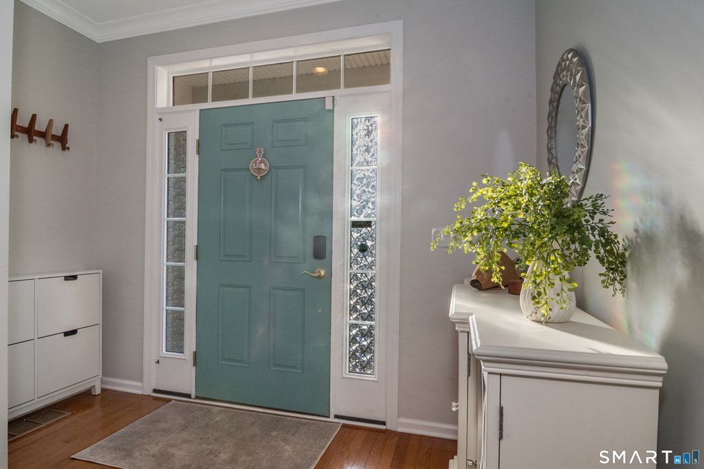 Photo of 76 Park Place Circle, West Hartford, CT 06110 (MLS # 24148592)