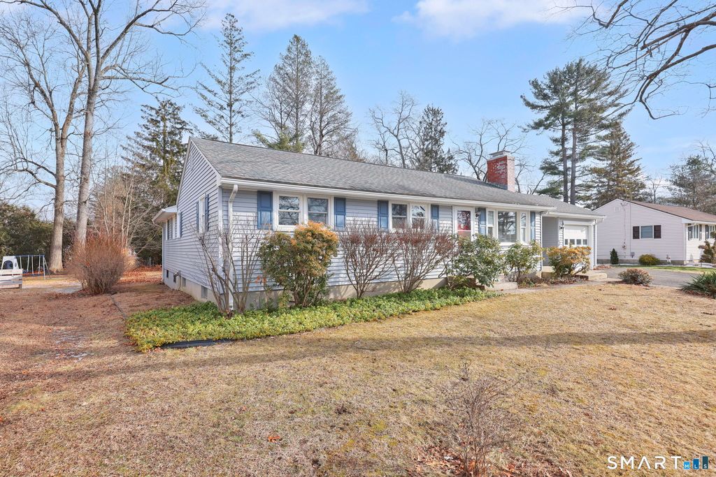Photo of 6 Ellis Road, Enfield, CT 06082 (MLS # 24147428)