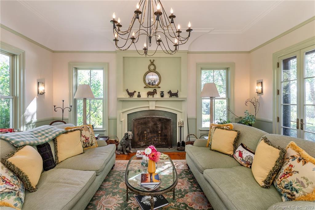 4 Juniper Ledge Lane