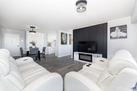 Condo For Sale - 30 Woodland Street #9L<br/> Hartford, CT 06105