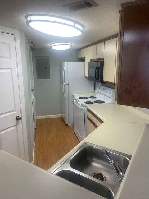 Tiny photo for 11 Carriage Crossing Lane #11, Middletown, CT 06457 (MLS # 24133396)