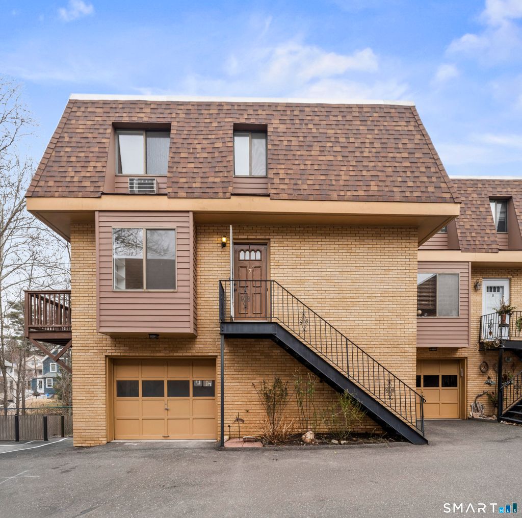 Photo of 100 Maple Tree Avenue #APT 7, Stamford, CT 06906 (MLS # 24147011)