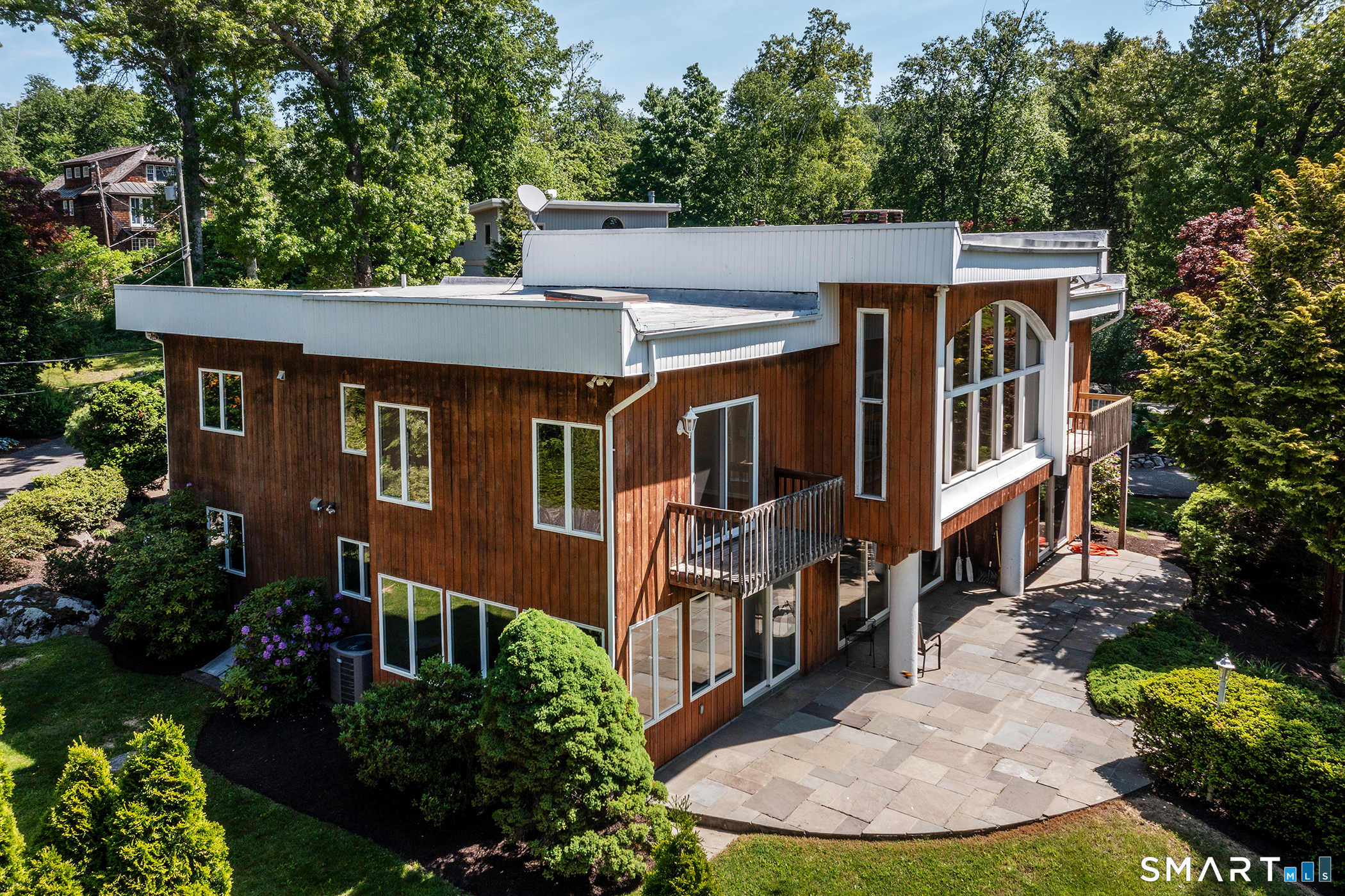 9 Oak Point Club
