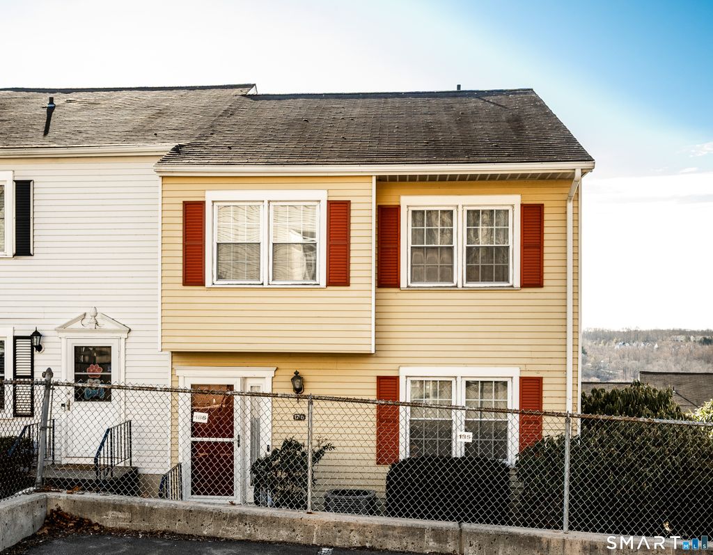 Photo of 55 Mill Plain Road #17-6, Danbury, CT 06811 (MLS # 24150108)