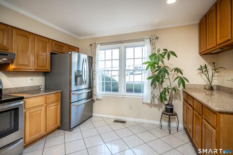 Tiny photo for 55 Mill Plain Road #17-6, Danbury, CT 06811 (MLS # 24150108)