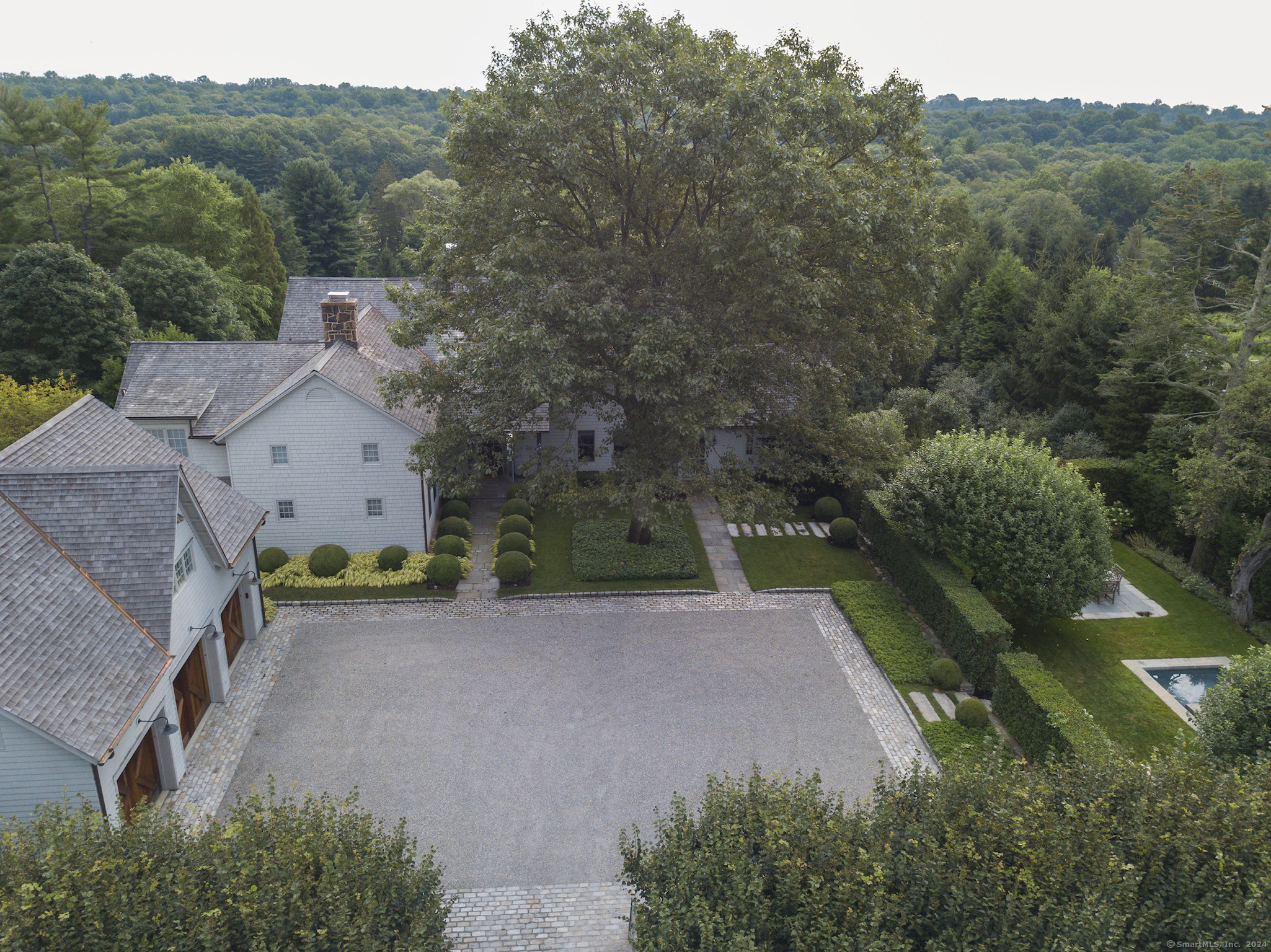 Property for Sale at 945 Oenoke Ridge, New Canaan, Connecticut - Bedrooms: 5 
Bathrooms: 4 
Rooms: 10  - $6,895,000