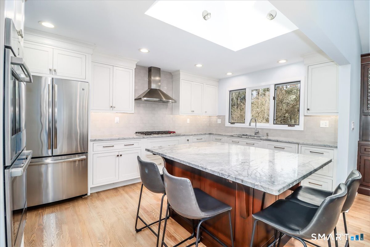 17 Dresden Court West