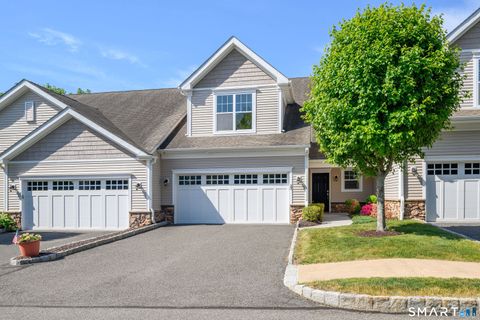 Condo For Sale - 23 Woods Lane #23<br/> Newtown, CT 06470
