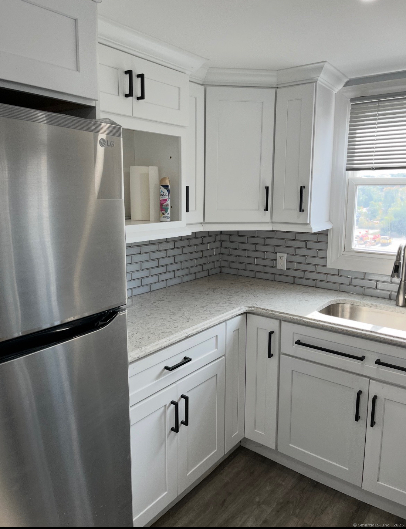 Derby, Connecticut 06418, United States, 3 Bedrooms Bedrooms, ,2 BathroomsBathrooms,Residential,Active,230859