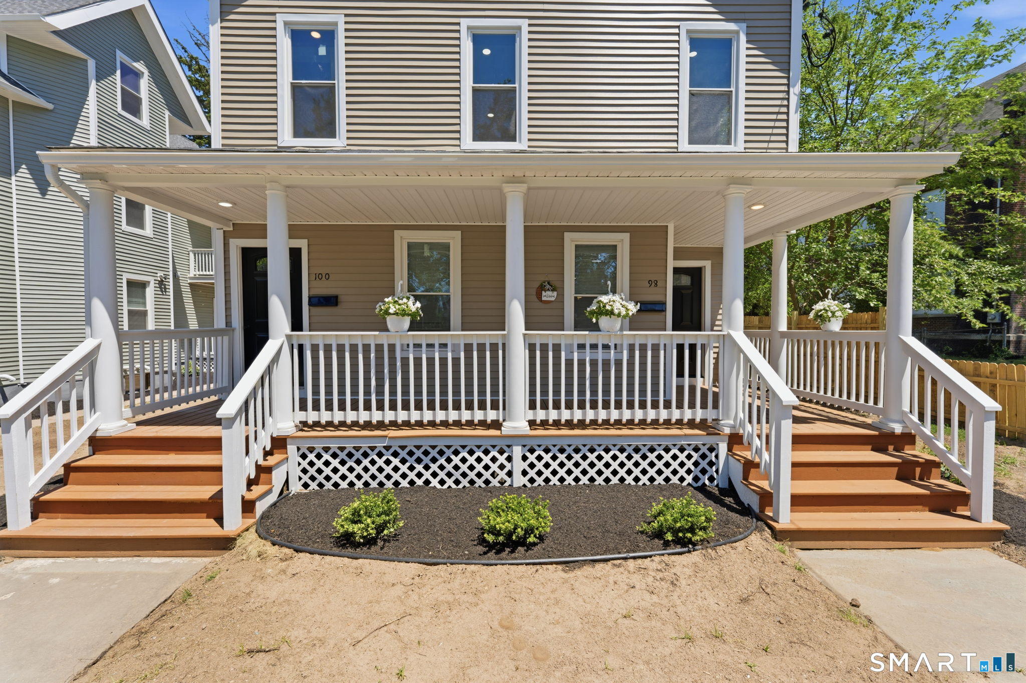 98-100 Capen Street