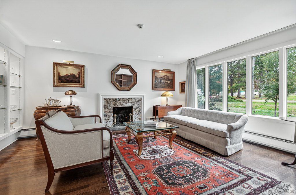 10 Brookside Drive