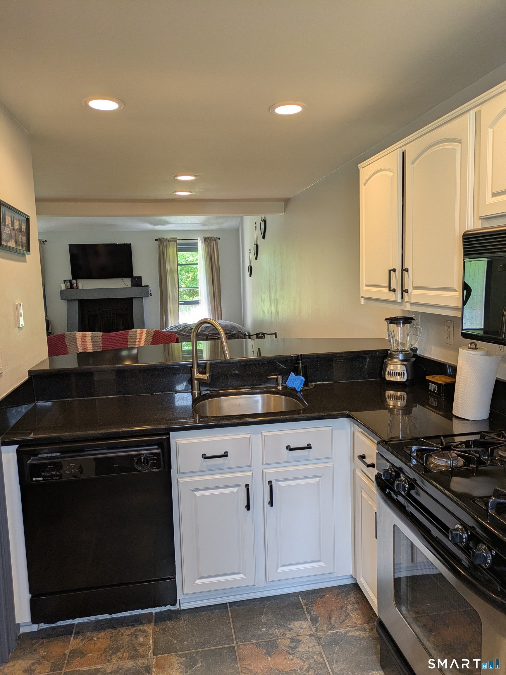 6 Hickory Lane 6