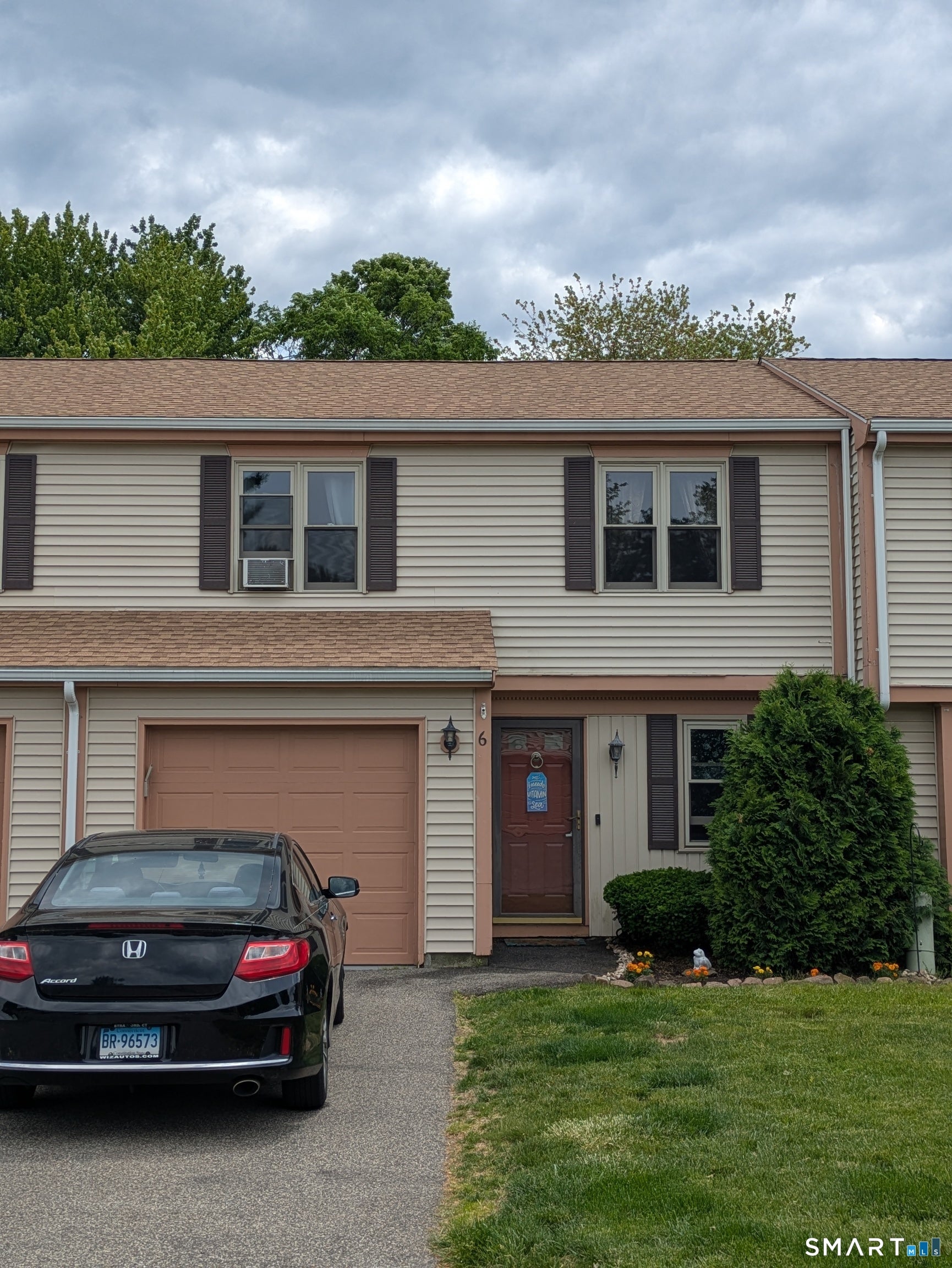 6 Hickory Lane 6