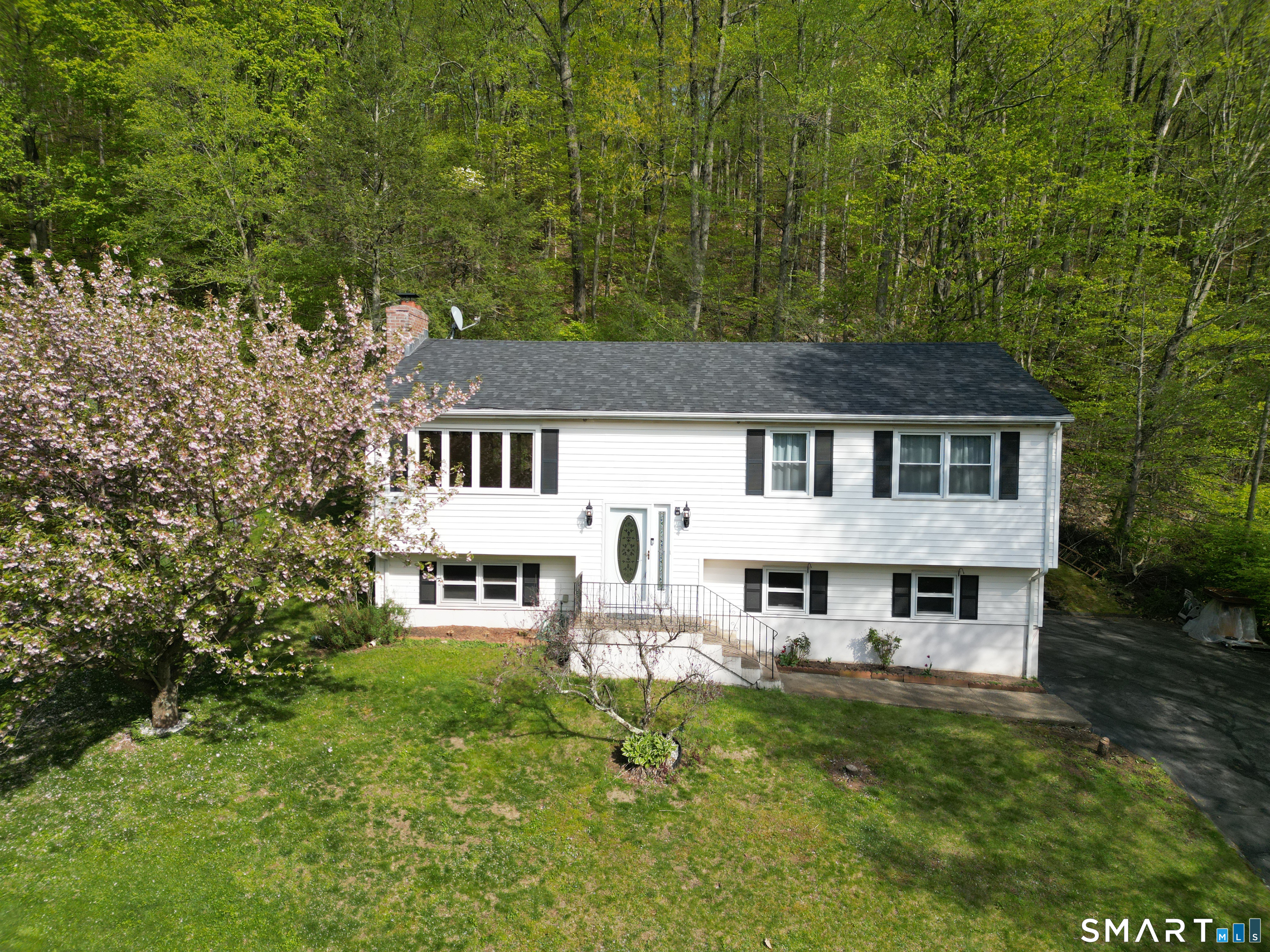 102 Metacomet Road