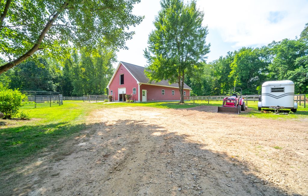 Photo of 40 Barber Hill Road, East Windsor, CT 06016 (MLS # 24148768)