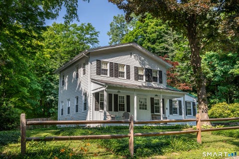 Homes For Sale - 9 Spring Street<br/> Woodbury, CT 06798