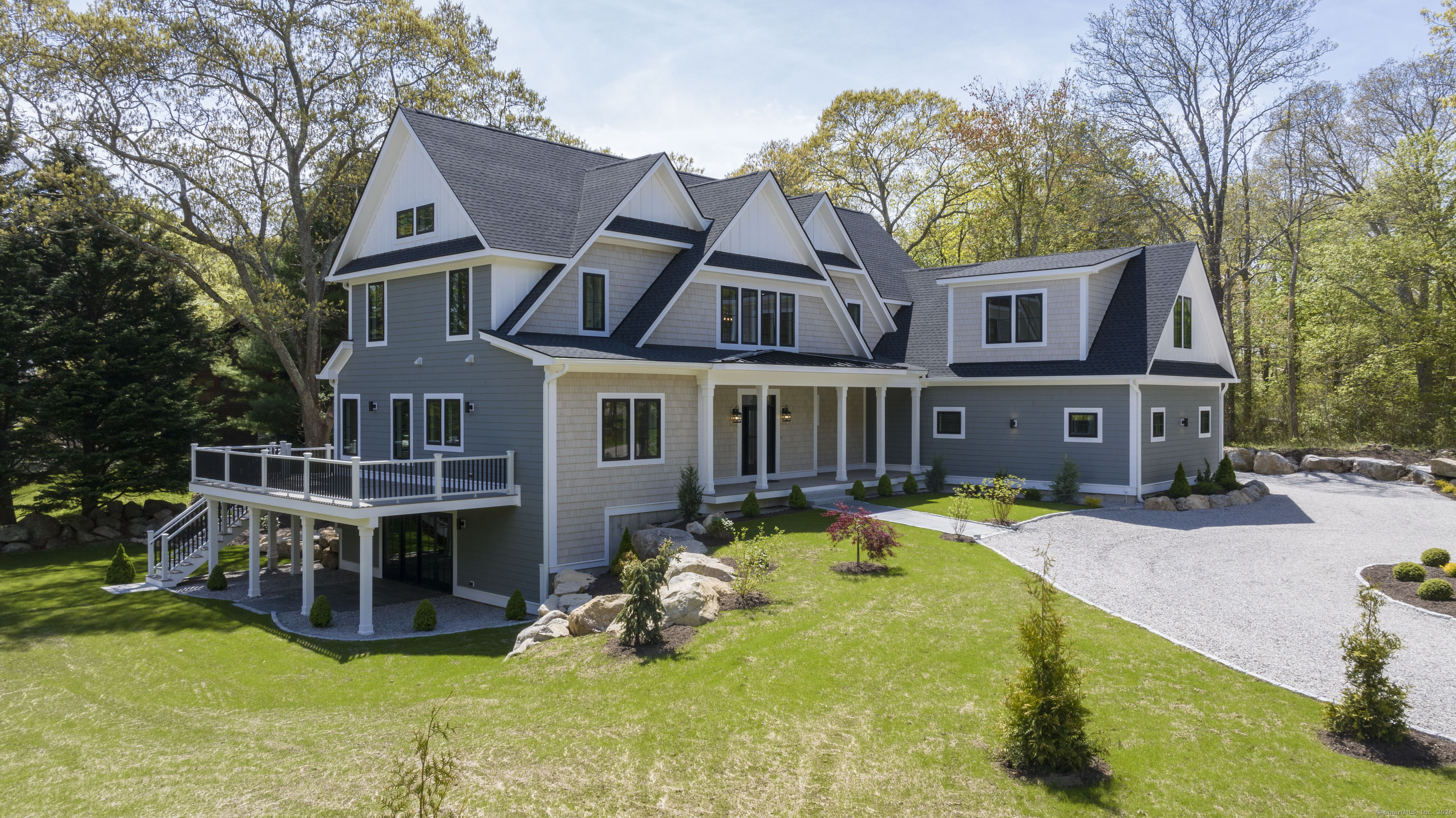 11 School, House Road, Stonington, Connecticut - 5 Bedrooms  
6 Bathrooms  
9 Rooms - 