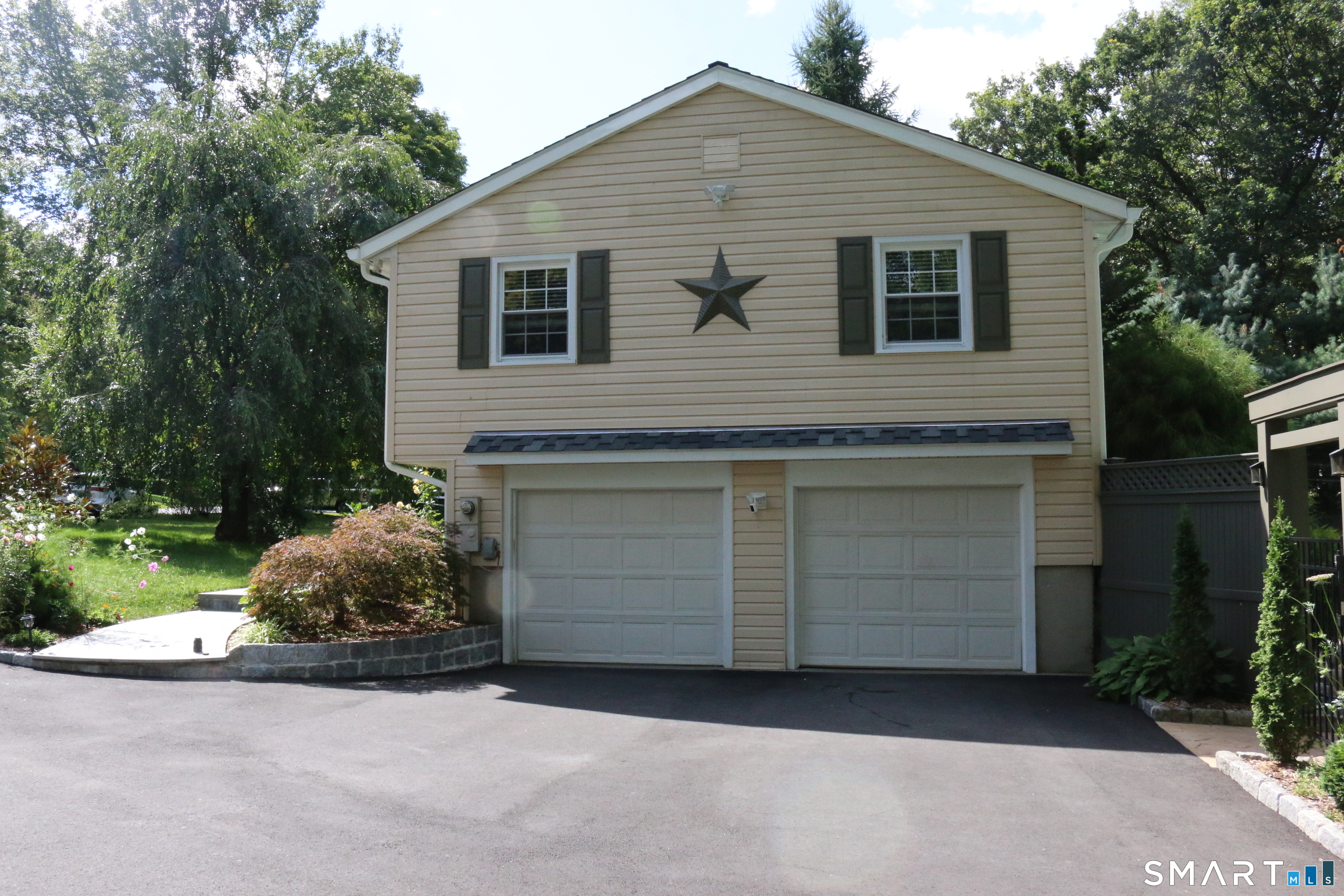 5 Hearthstone Drive