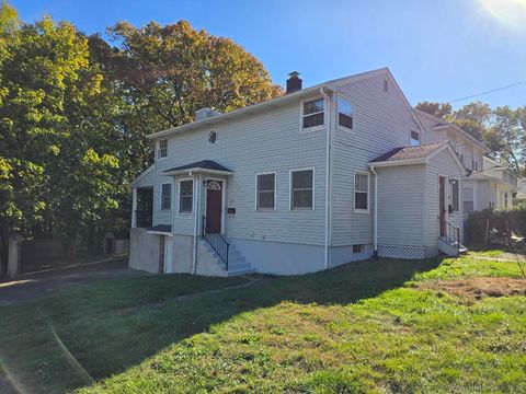 Photo of 29 Courtland Avenue, Waterbury, CT 06705 (MLS # 24137152)